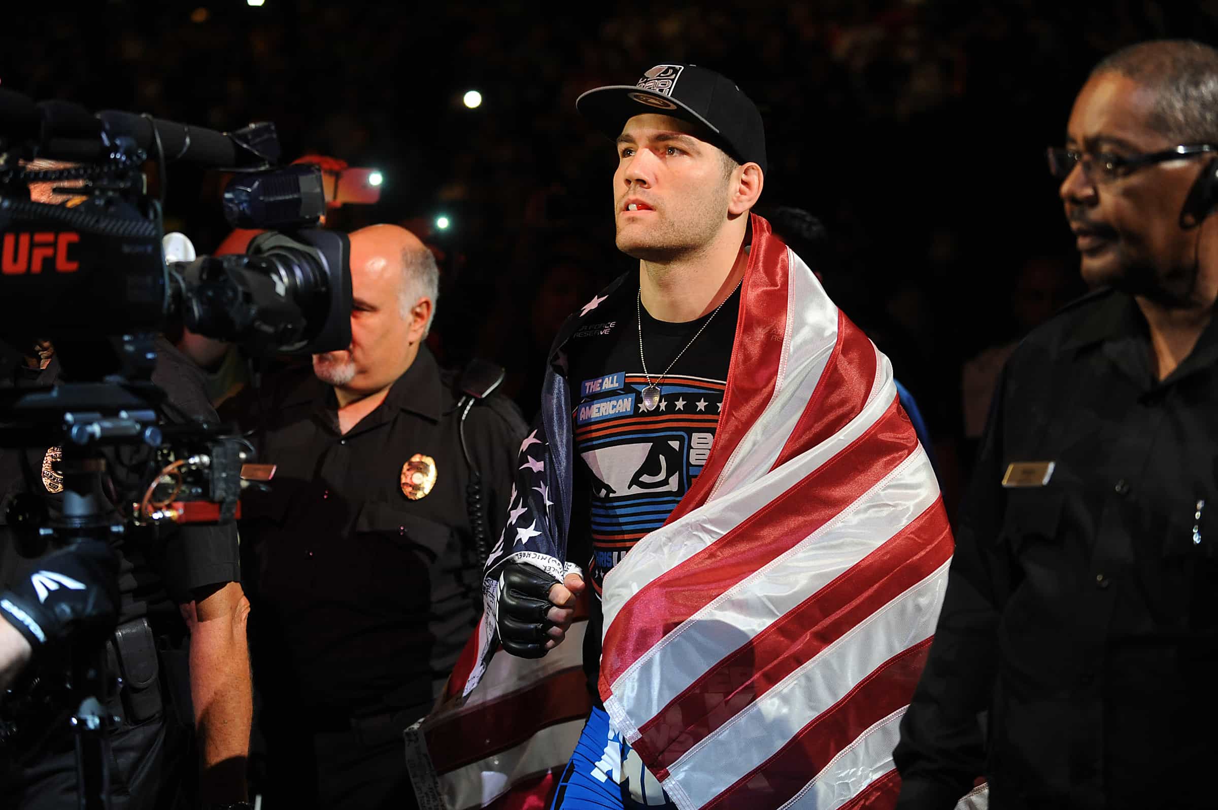 Chris Weidman: Hero. Story of How He Saved Neighbor’s Life - MMANUTS